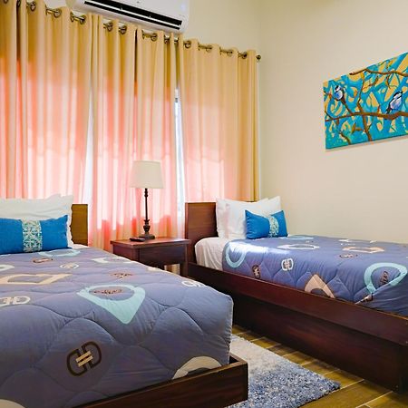 Louis' Apartments Placencia 외부 사진