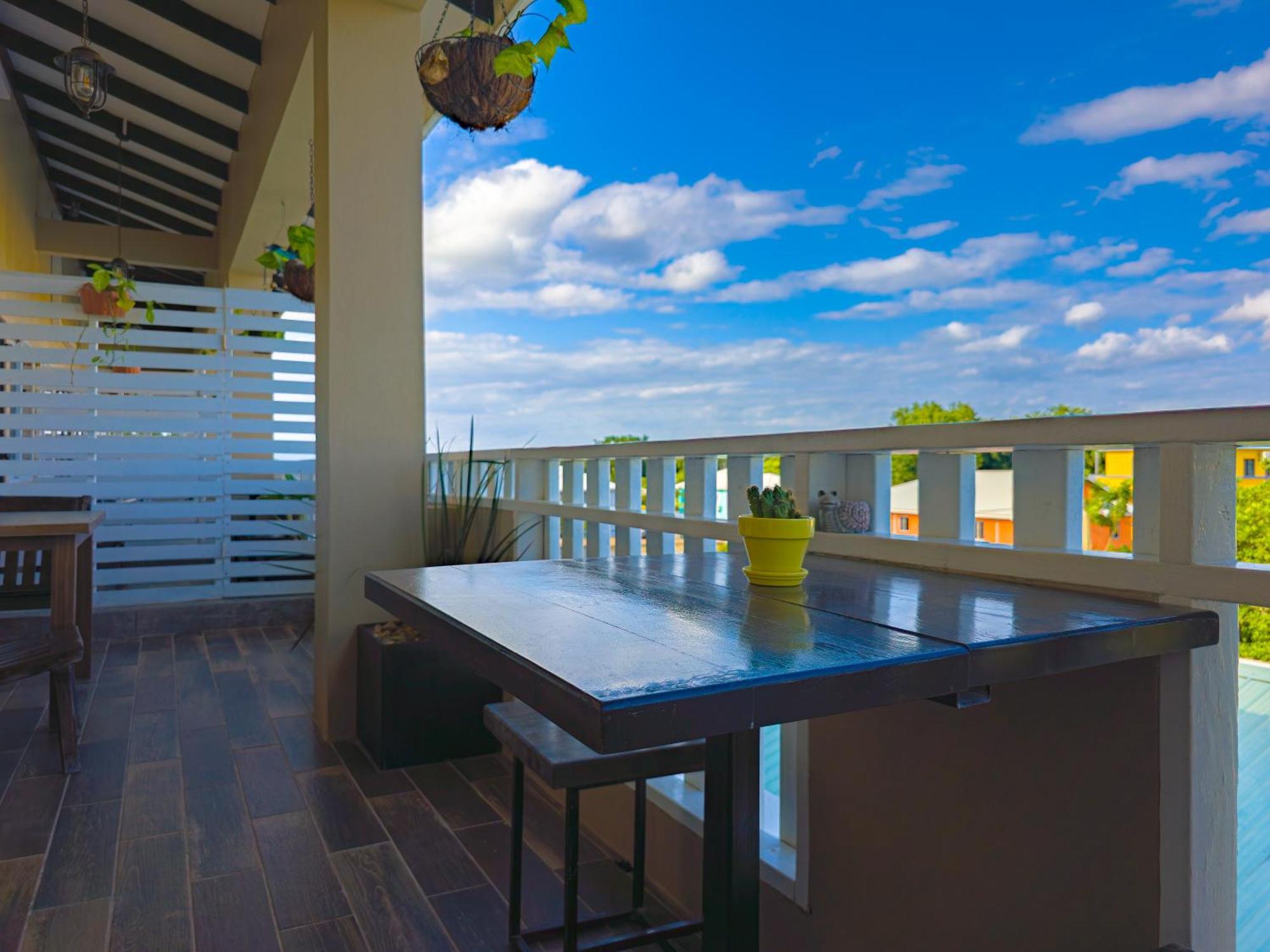 Louis' Apartments Placencia 외부 사진