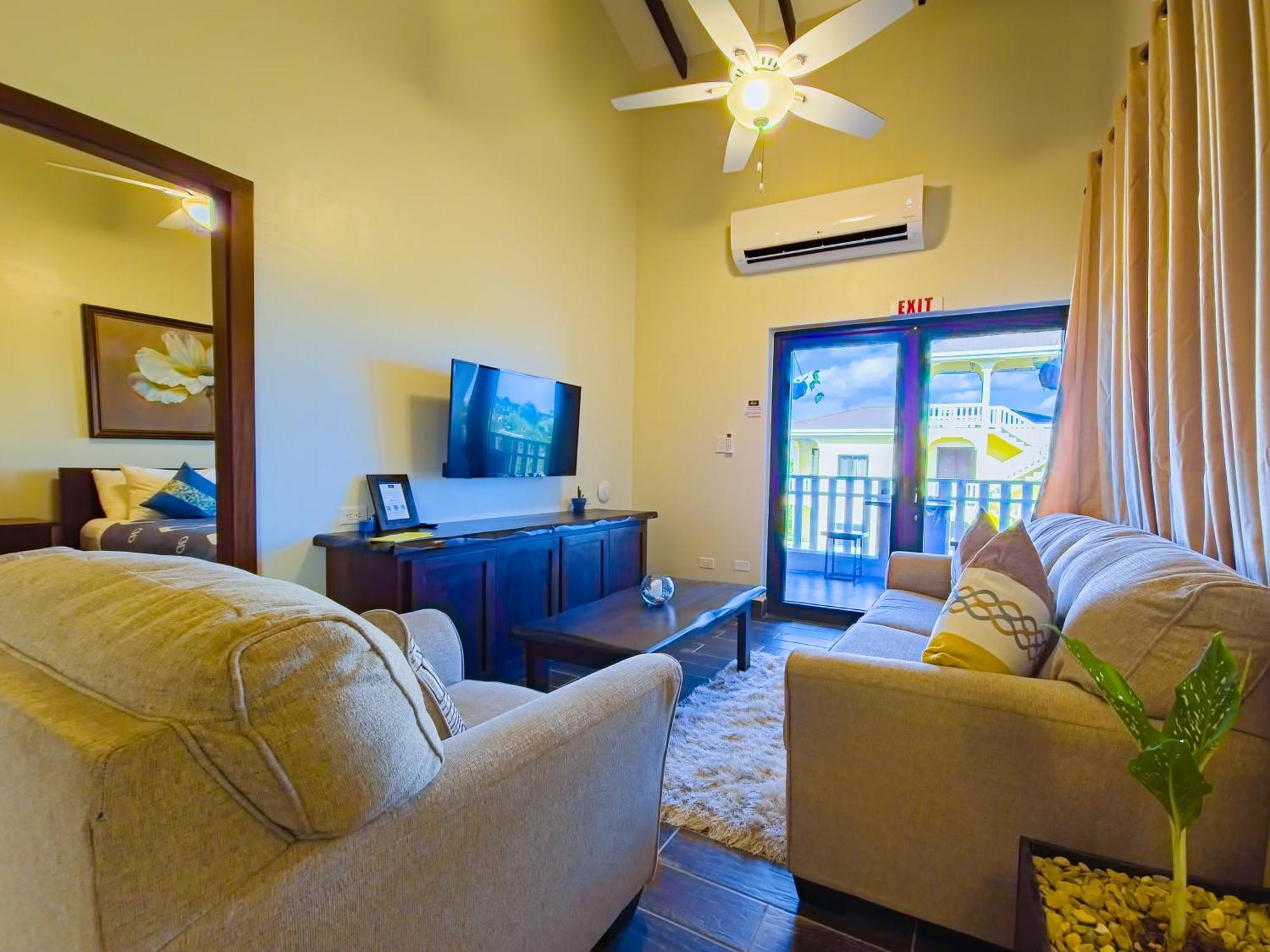 Louis' Apartments Placencia 외부 사진