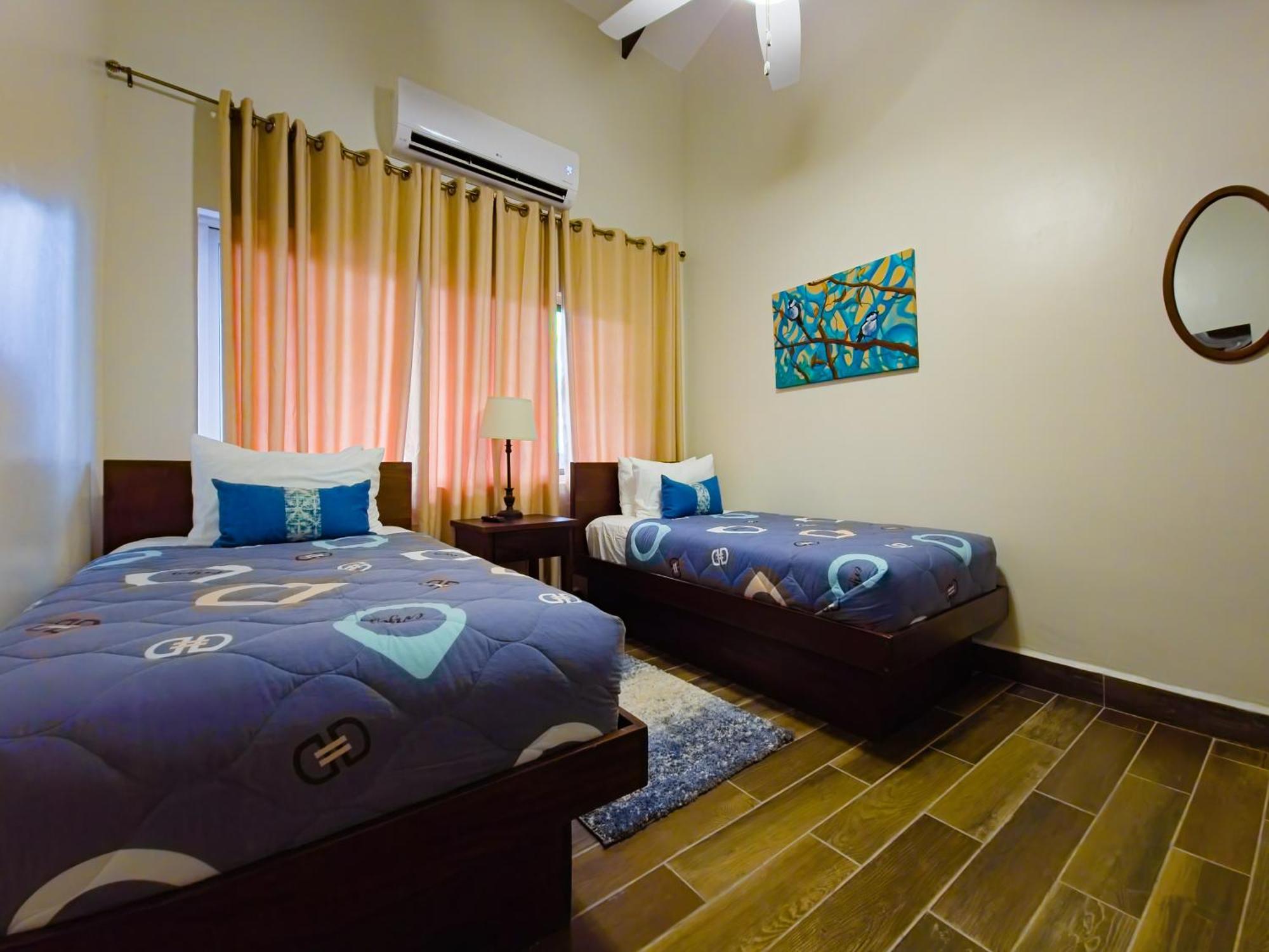 Louis' Apartments Placencia 외부 사진