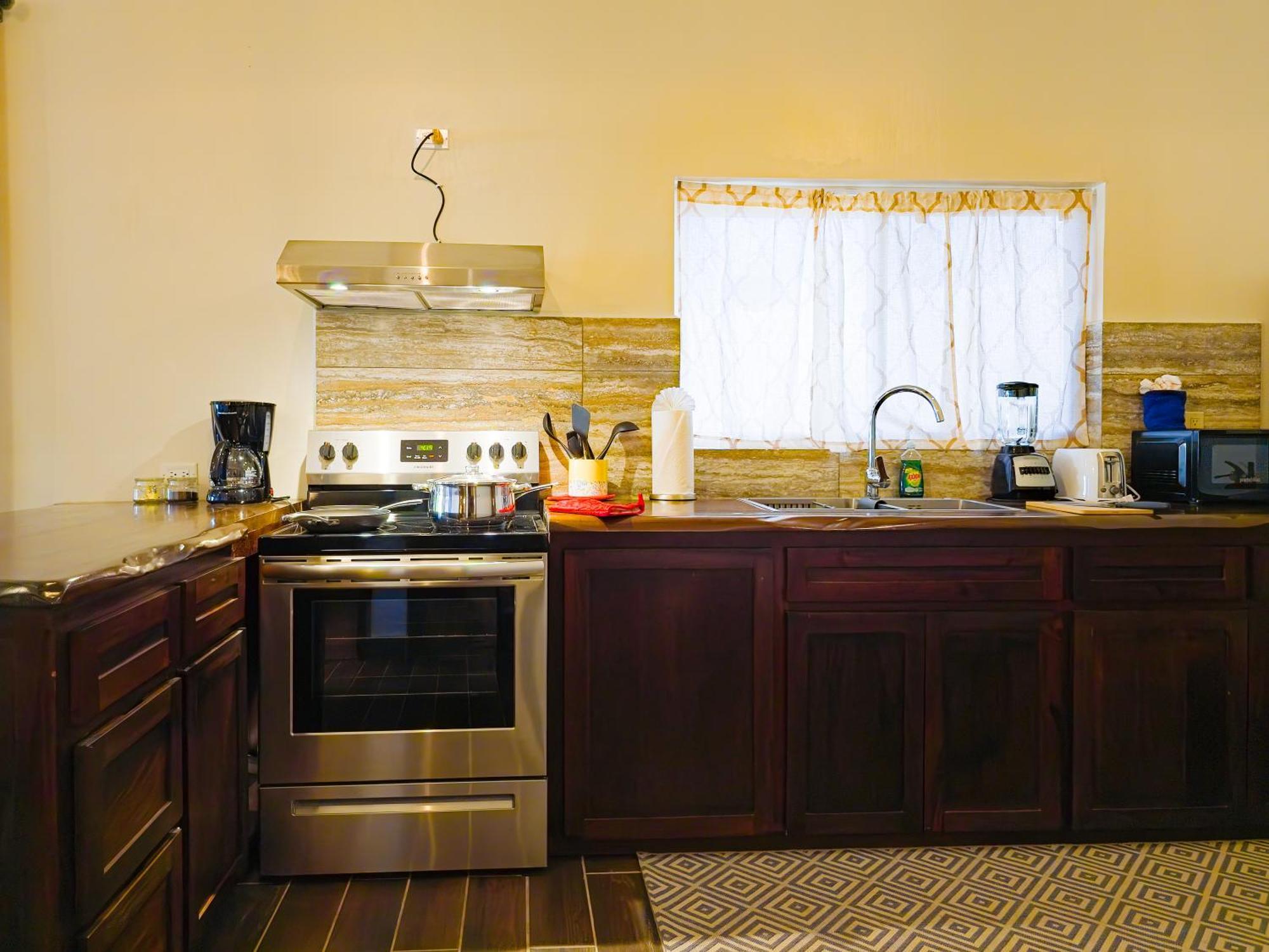 Louis' Apartments Placencia 외부 사진