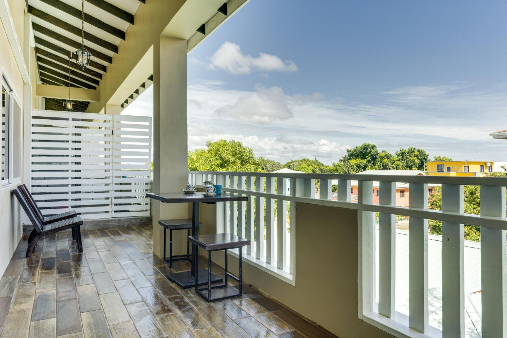 Louis' Apartments Placencia 외부 사진